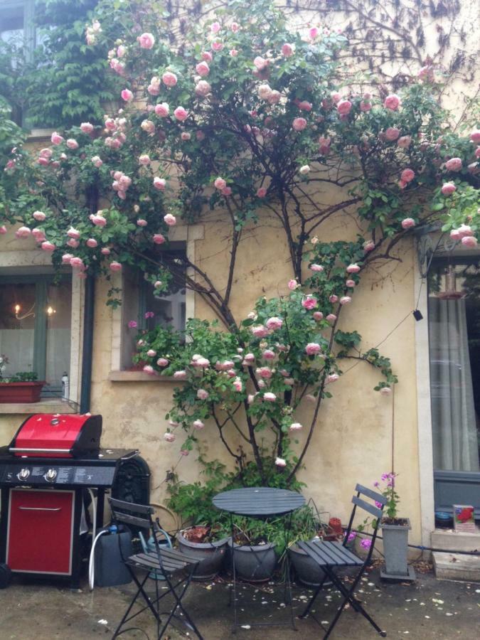 Porte De Paris Монтесон Экстерьер фото